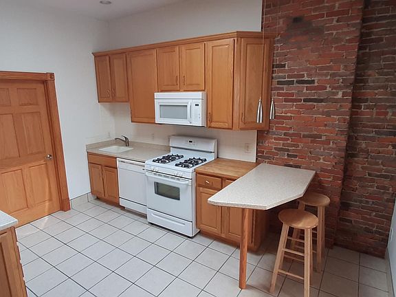 5th image of 4738 Lorain Ave