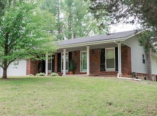 17843 Old Jamestown Rd, Florissant, MO 63034