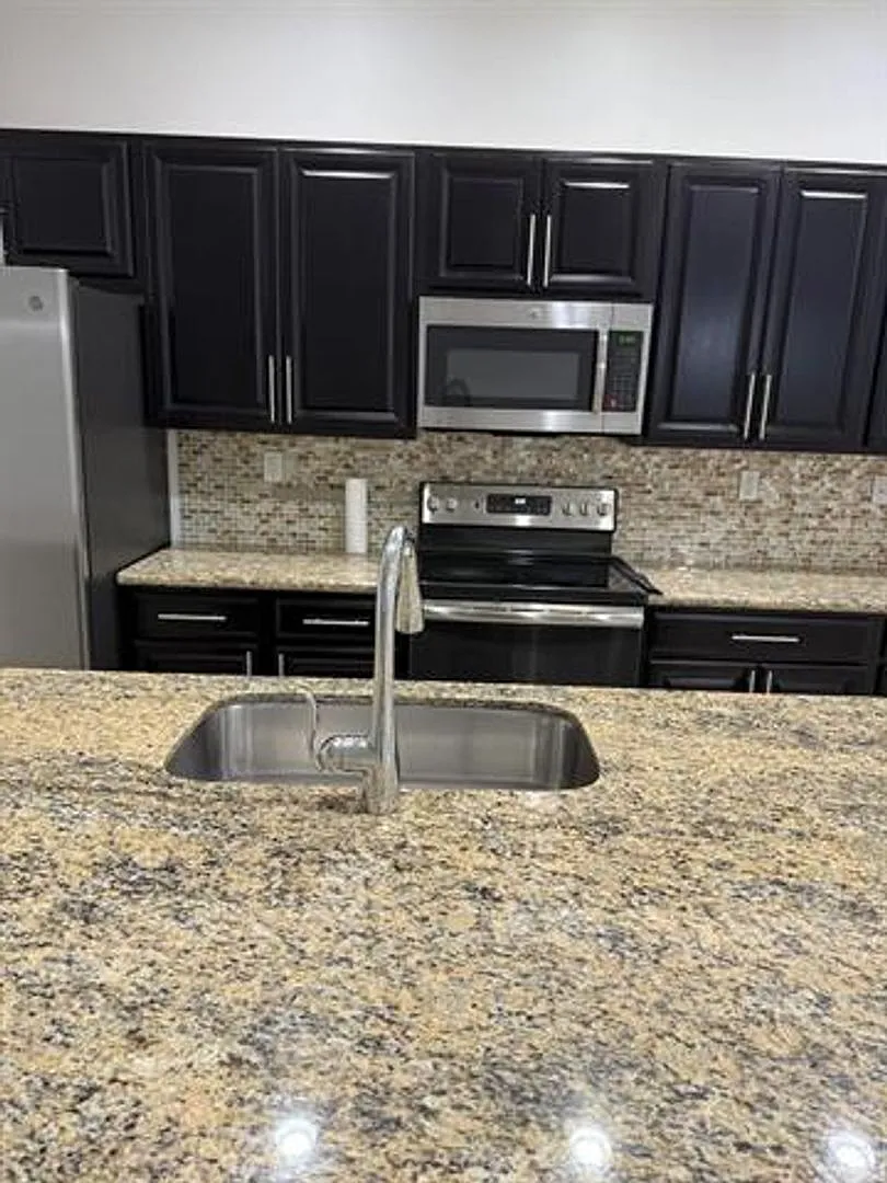 12466 NW 17th Ct th 12466, Pembroke Pines, FL 33028 — Photo 1