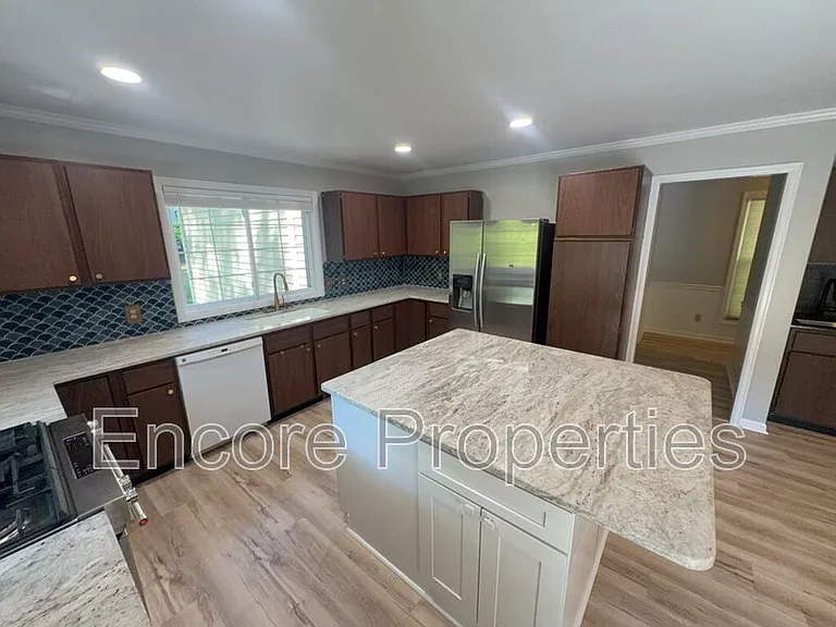 824 Hayden Ave — Photo 5