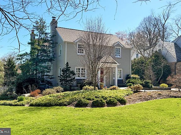 3rd image of 224 Forest Dr