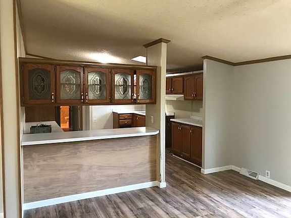 5th image of 96 Northside Dr W