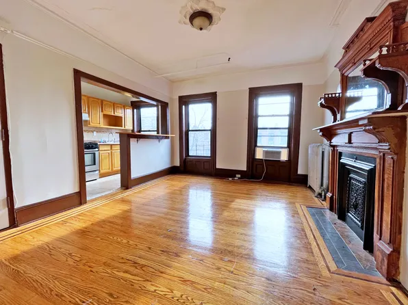 218 Jefferson Avenue image 1 of 11