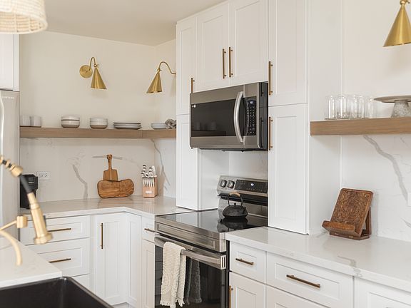 4th image of 1842 S Pacific St #1846