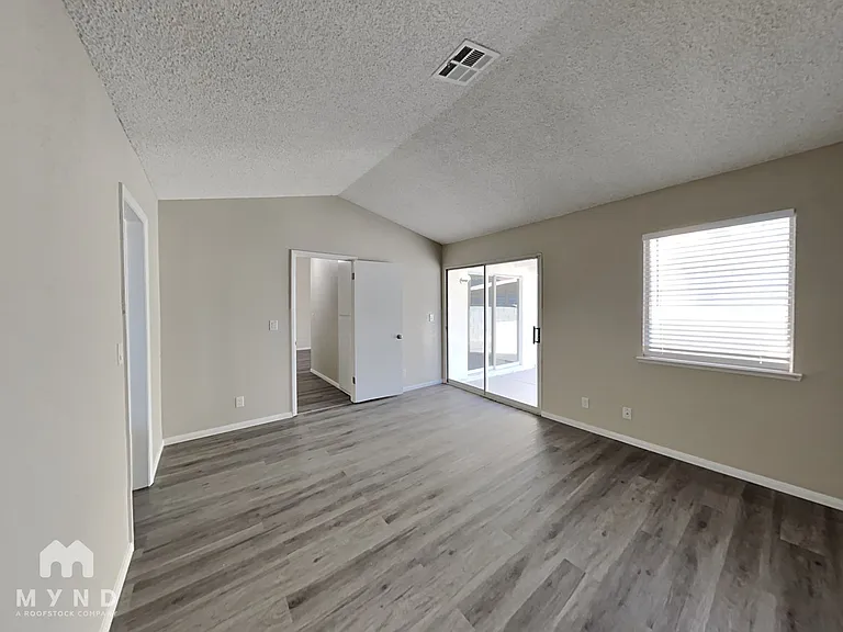 5825 Goodsprings Ct — Photo 17