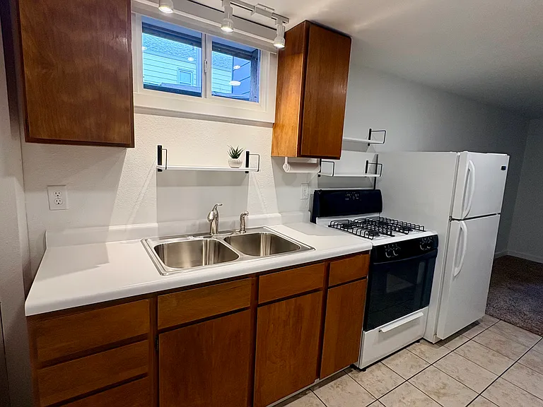 306 E Philadelphia St #3 — Photo 6