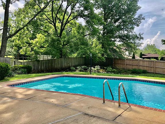 5th image of 5 Creekside Ln