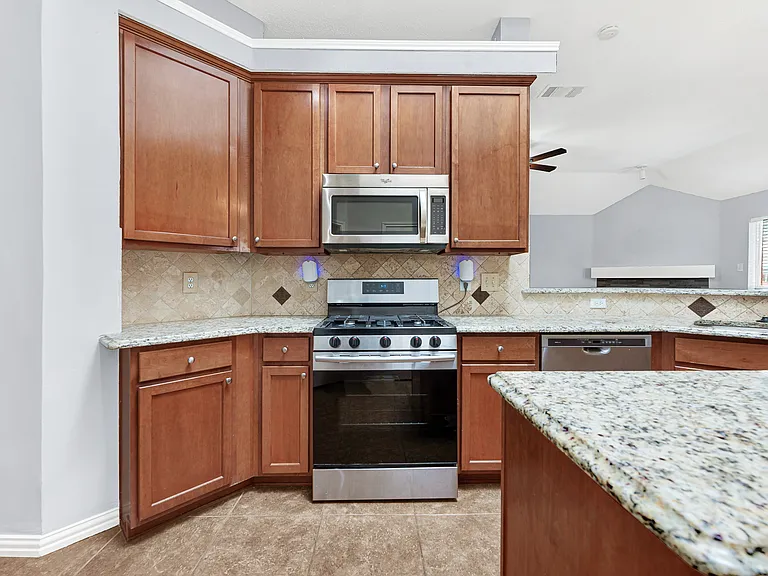 11201 Creekwood Dr — Photo 7