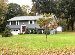 5 School House Rd, Preston, CT 06365
