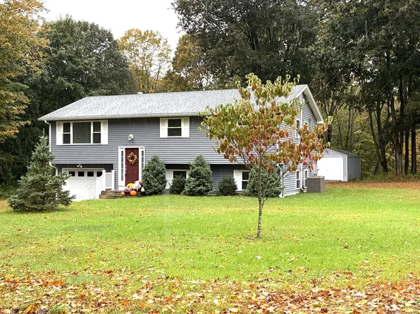 5 Schoolhouse Road, Preston, CT 06365