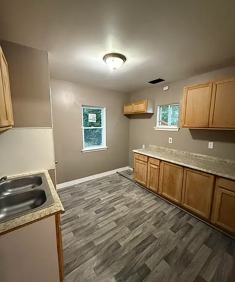 3214 S Grand Traverse St — Photo 6