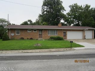 74 Hillcrest Dr, Clinton, IL 61727