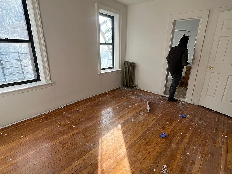 3332 Steuben Ave — Photo 6
