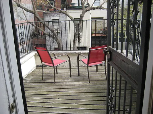 Rented by Magnone Real Estate | media 35