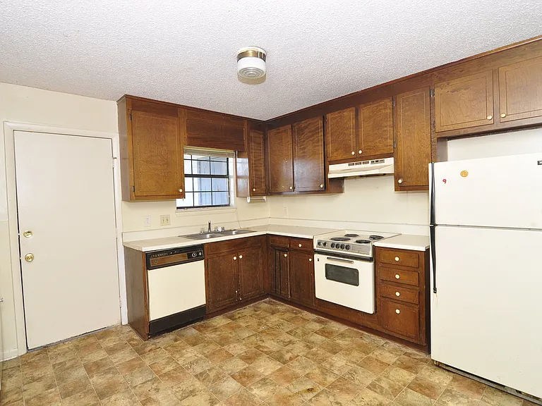 4524 Bonnell Dr NW — Photo 5