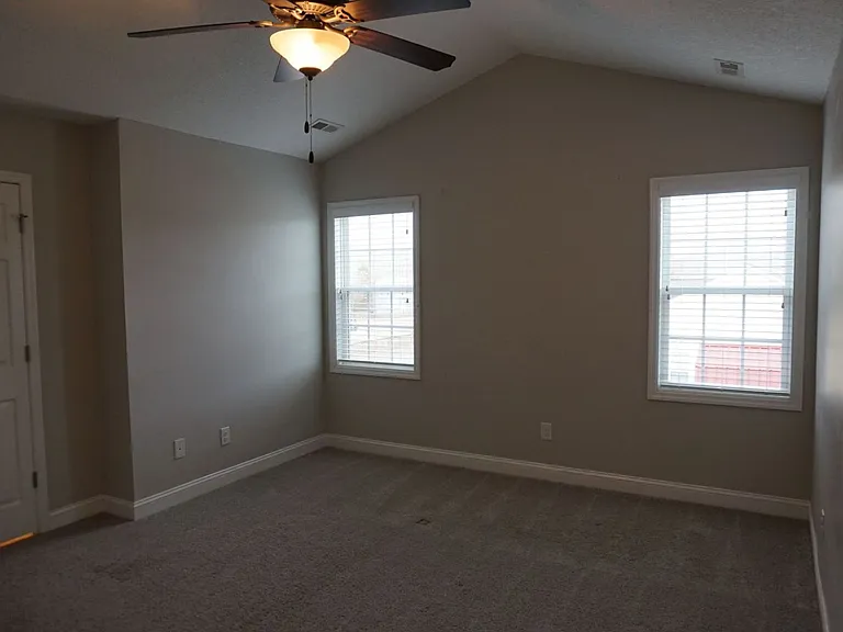 407 Sundown Ct — Photo 31