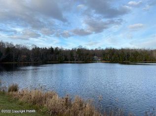 244 King Arthur Rd, Pocono Lake, PA 18347