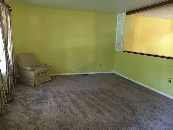 3rd image of 3018 Greenbrier Ave