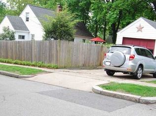 195 Bourne Ave, Rumford, RI 02916