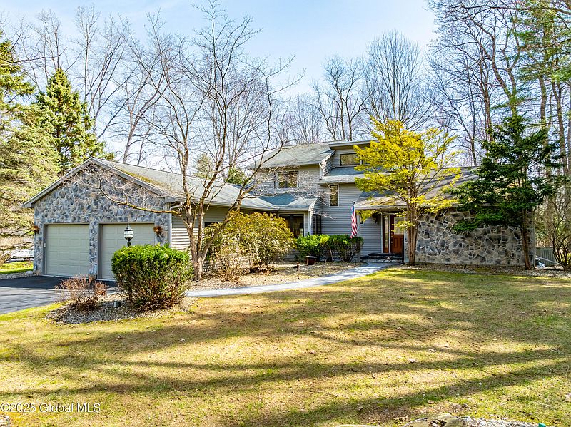 2nd image of 9 Timberwick Drive