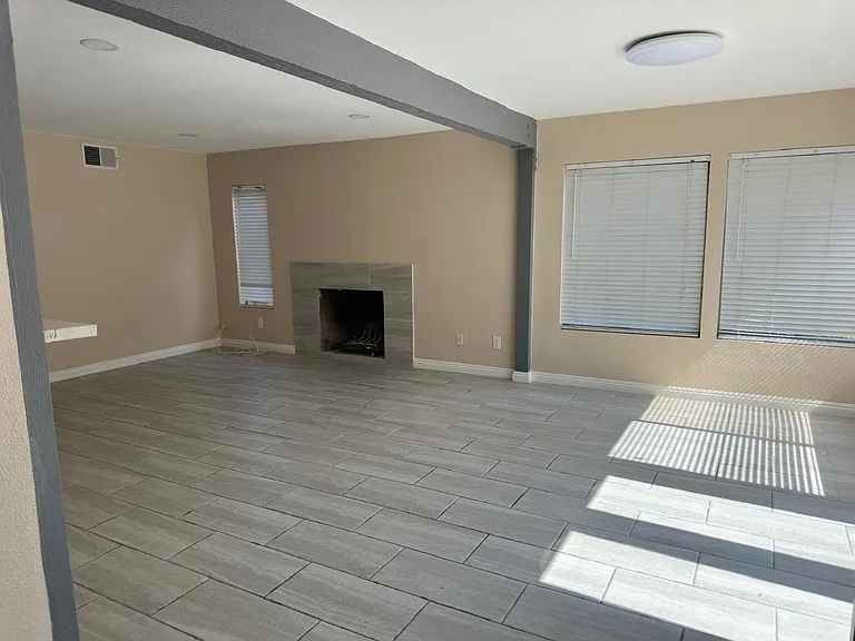 11876 Dream St — Photo 2