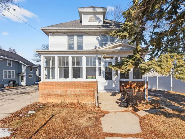 232 W 8th Ave, Oshkosh, WI 54902