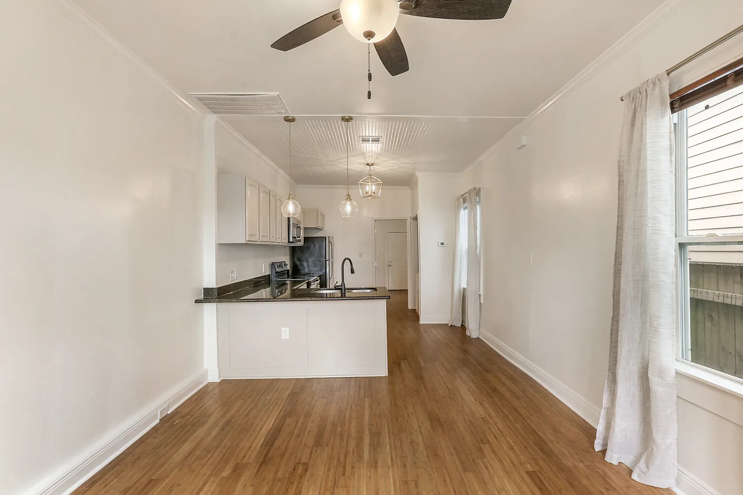 1 bed, 560 sqft, $1,500 — Photo 4