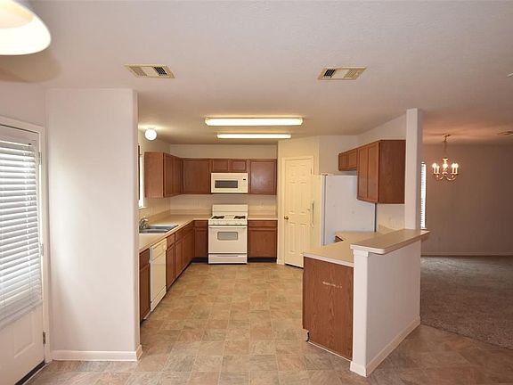 3rd image of 19723 Byron Meadows Dr