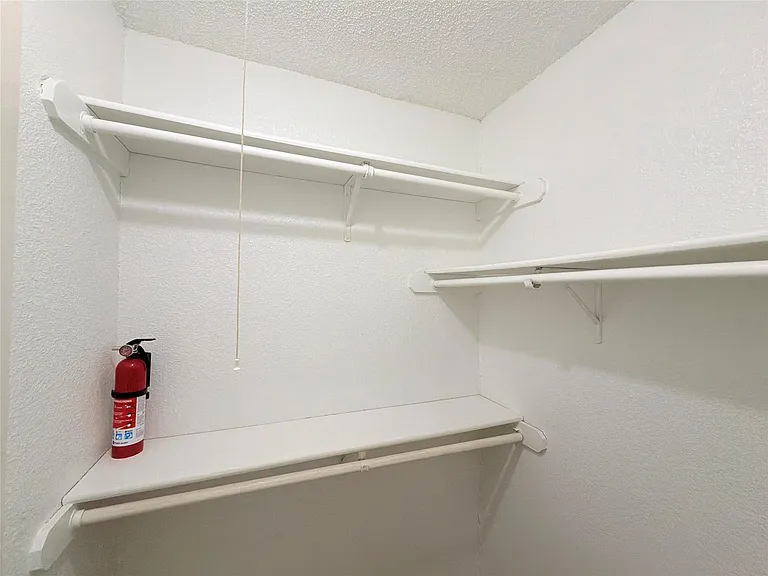 1215 Ridgemont St — Photo 16