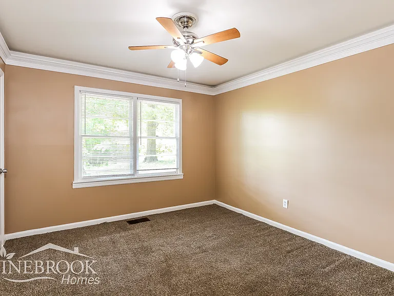 145 Grainger Dr — Photo 8