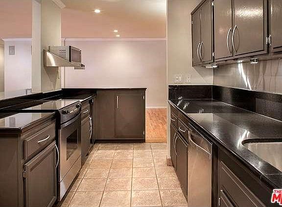 3rd image of 8550 Holloway Dr APT 207