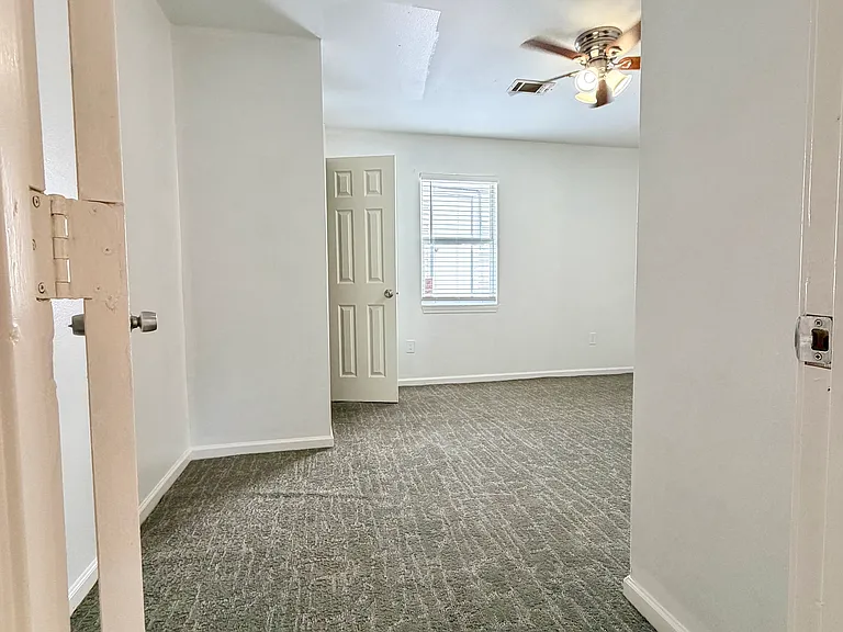 528 Pine St #2 — Photo 15