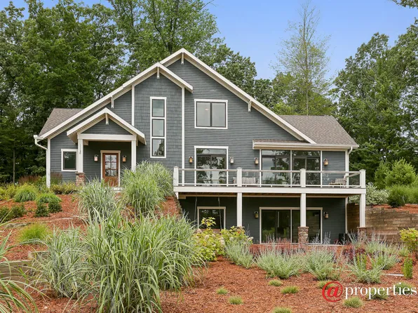 11148 Lake Shore Dr, Berrien Springs, MI 49103