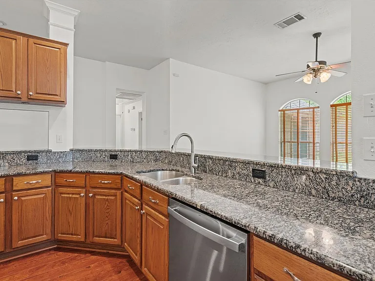 7902 Isaac Pryor Dr — Photo 10