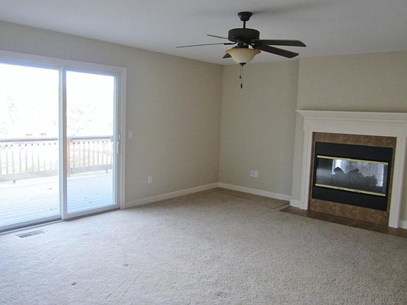 5th image of 257 Pomeroy Dr