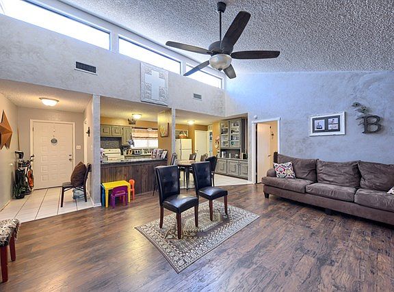 5th image of 11625 W Catalpa St