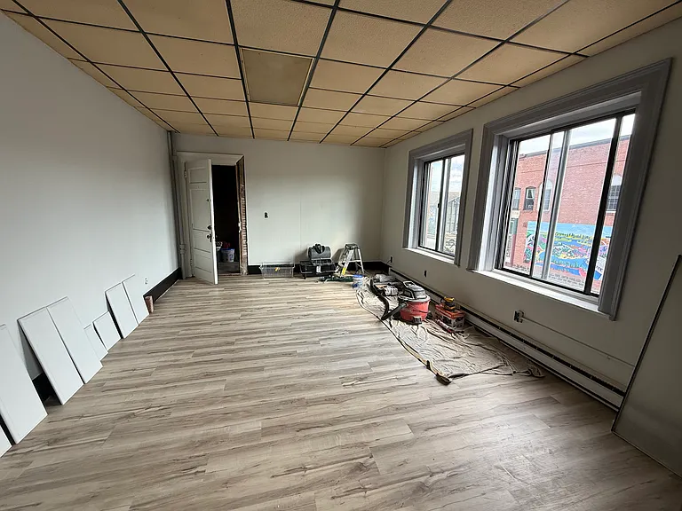 122 S Main St #B — Photo 4