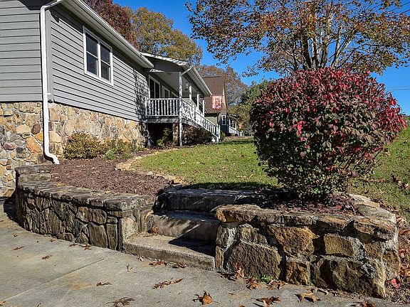 5th image of 123 Cedarwood Trl NW