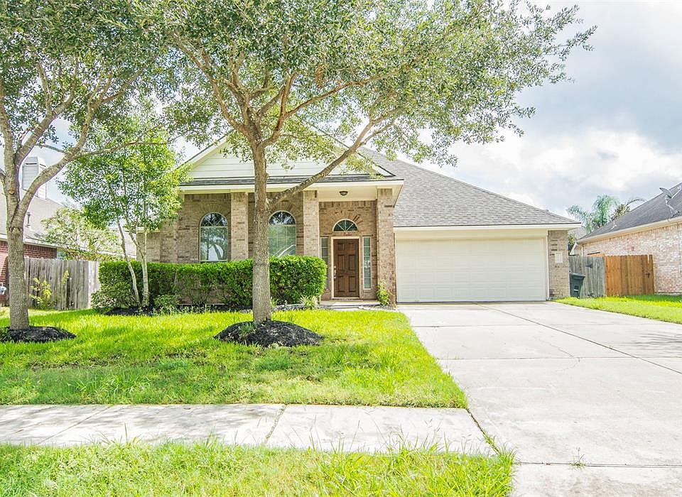 1st image of 408 Magnolia Way