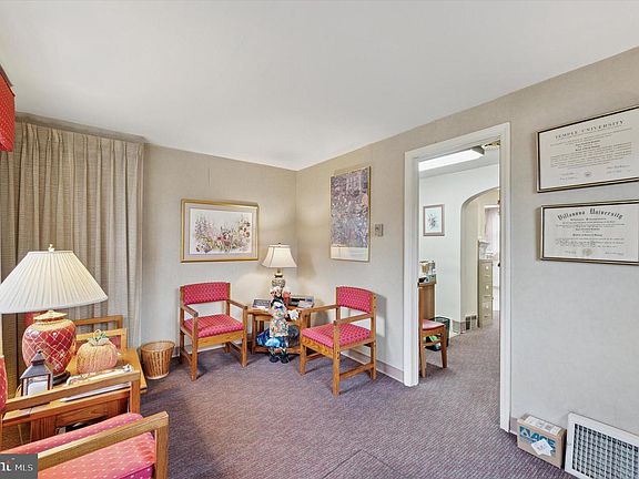 3rd image of 363 Holmes Rd