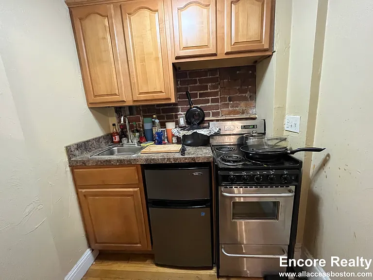 48 Hereford St #2A — Photo 1