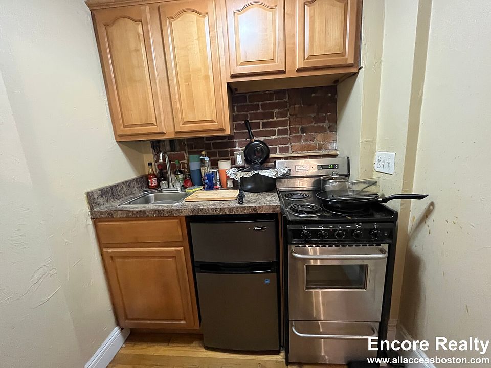 1st image of 48 Hereford St #2A