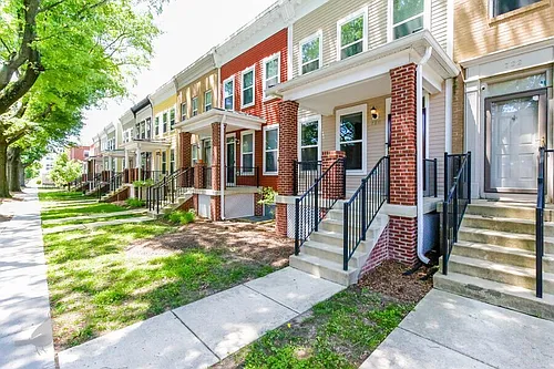 720 Barnes St NE Photo 1