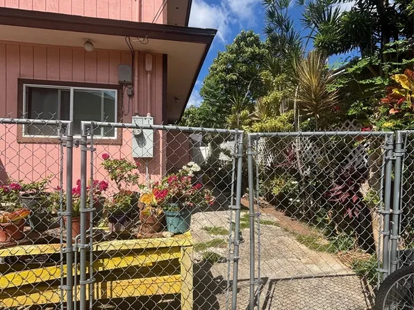 1926 Hani Ln APT A, Honolulu, HI 96819