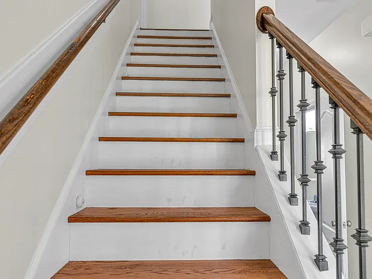 218 Maidstone Dr — Photo 18