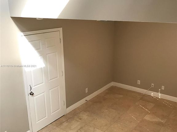 5th image of 1744 N Dixie Hwy #1744