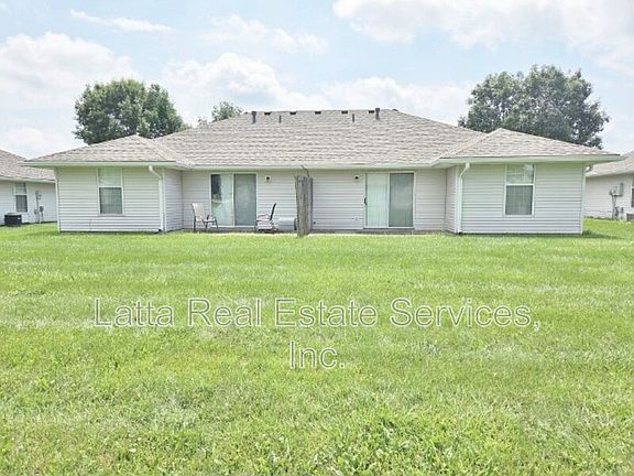 2nd image of 1142 Dean Dr