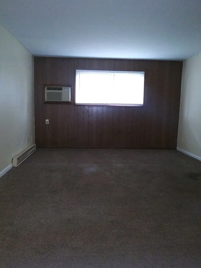 Carnaby Square Apartments — Photo 3