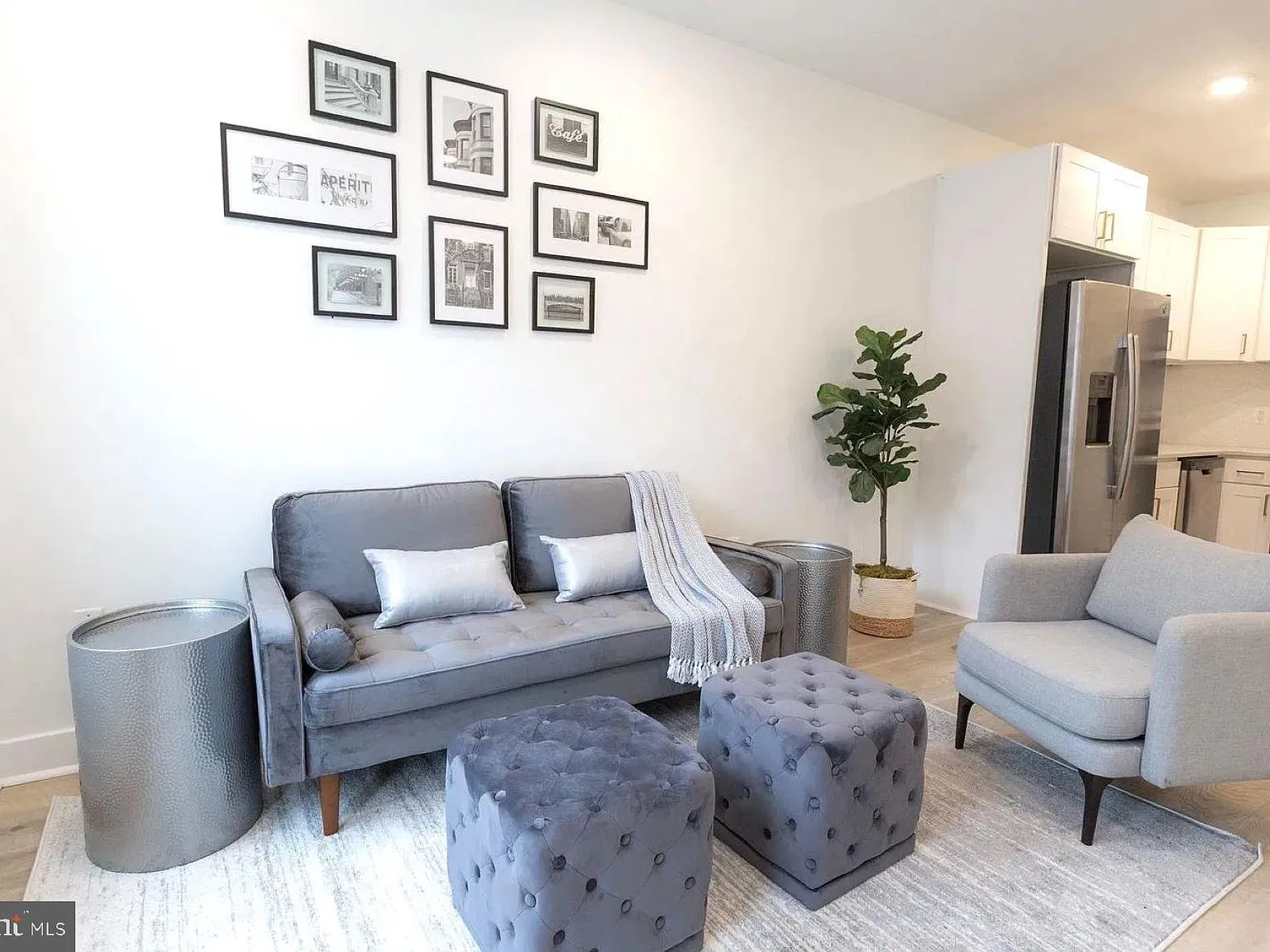 2 bed, 1.0 bath, 725 sqft, $2,100 — Photo 2