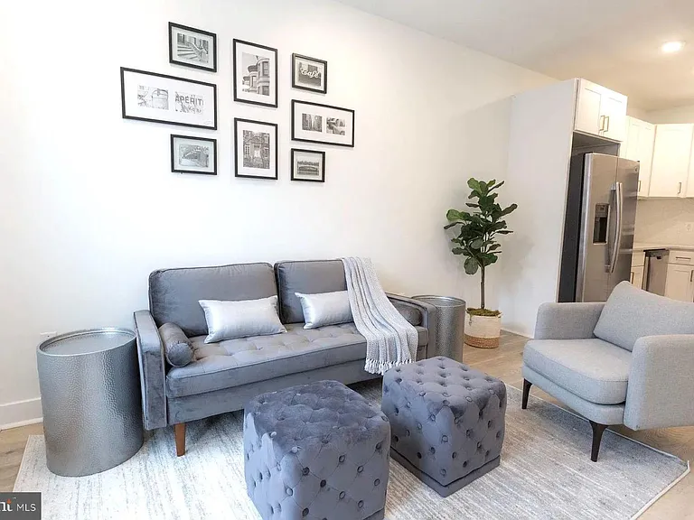 1702 Light St #302 — Photo 3